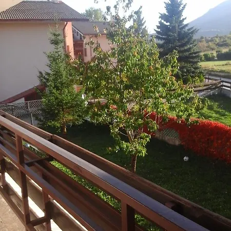 Apartment Appartamento Rocca Di Mezzo Rocca di Mezzo